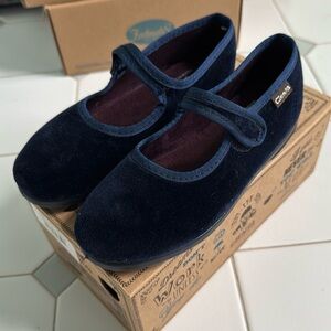 NWT  Velvet Mary Jane